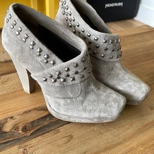 Gray Kenneth Cole heels with studs